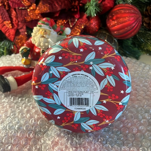 Capri Blue Tinsel & Spice Scented Candle - Pattern Play Signature Holiday Candle - Picture 7 of 9